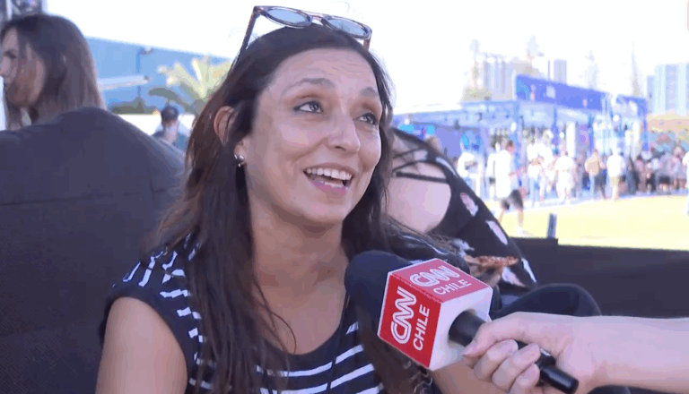 Javiera Parra cuenta cómo se gestó su colaboración con Arcade Fire en Lollapalooza: 