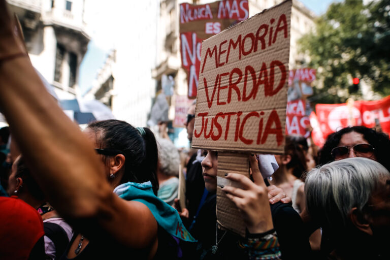 Gobierno de Milei niega cifra de 30 mil desaparecidos durante la dictadura militar de Argentina