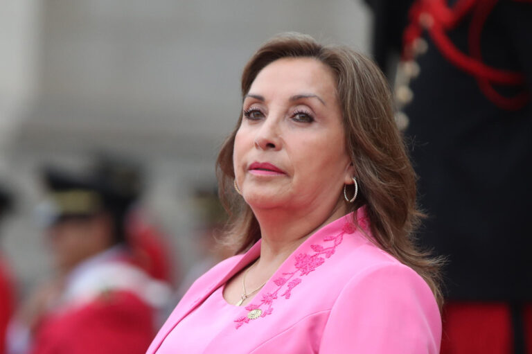 Perú: Fiscalía encuentra “elementos de interés” del Caso Rolex tras allanamiento a casa y despacho presidencial de Boluarte