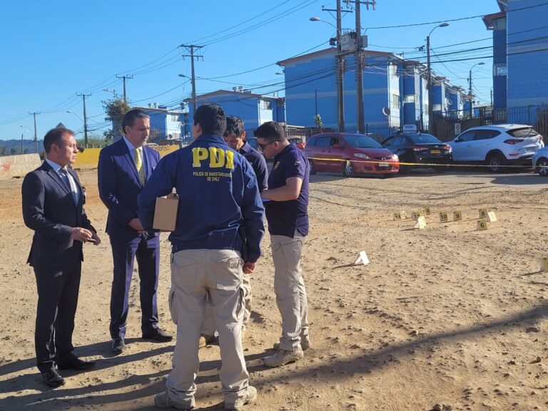 Doble homicidio en Cerro Placeres: Víctimas recibieron cerca de 18 disparos