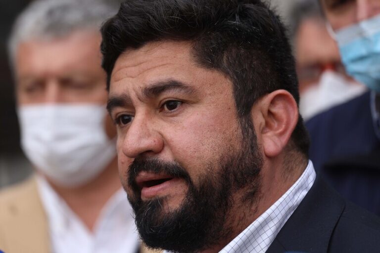 Alcalde Campos emplazó al Gob. tras cese de siderúrgica Huachipato: 