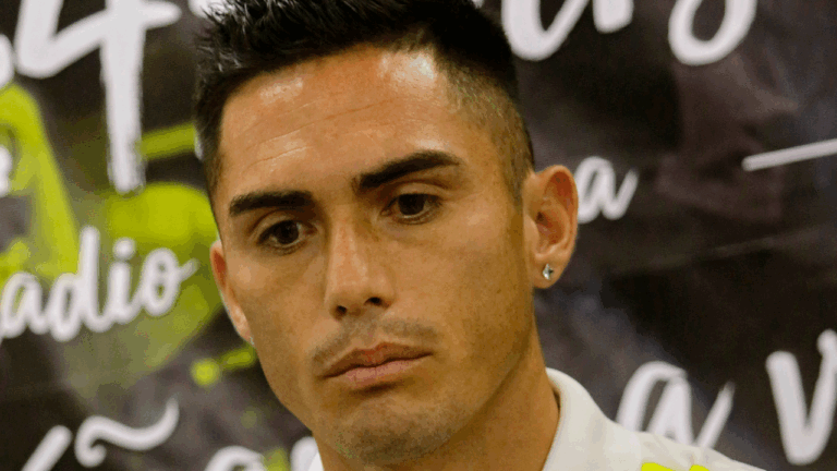 Detienen a Jean Paul Pineda por denuncia de VIF contra Faloon Larraguibel en La Florida