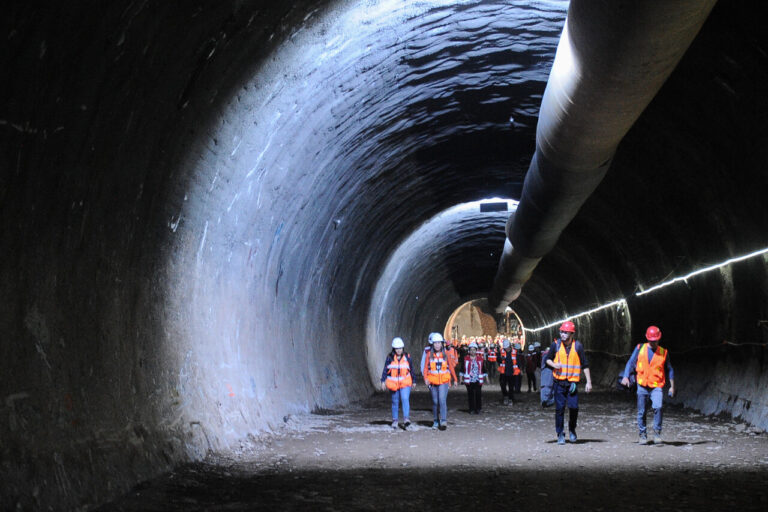 Completan primer encuentro de túneles de Línea 7 del Metro de Santiago: Representa un 15% del avance total