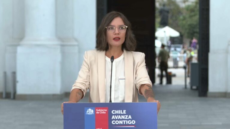 Ministra Vallejo aludió a red de corrupción 