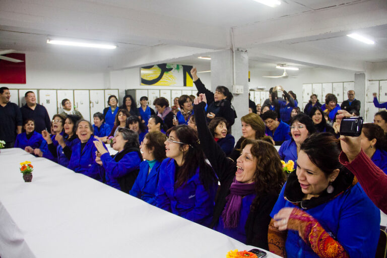 Columna de María José Azócar: Invertir en niñas y mujeres