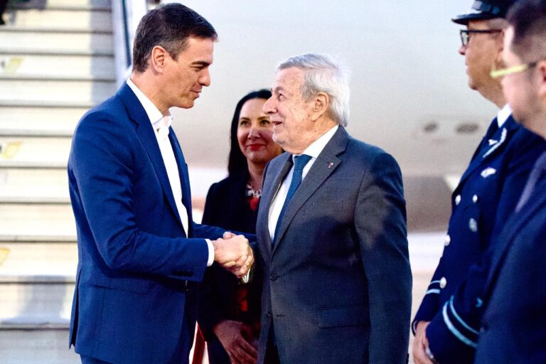Pedro Sánchez llegó a Chile para reunirse con el presidente Gabriel Boric y renovar alianza estratégica