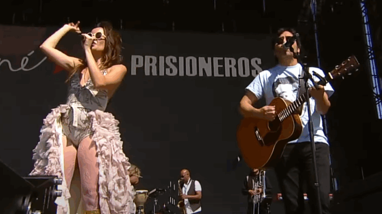 Claudio Narea sorprende en Lollapalooza: Se subió al escenario con Monsieur Periné para 