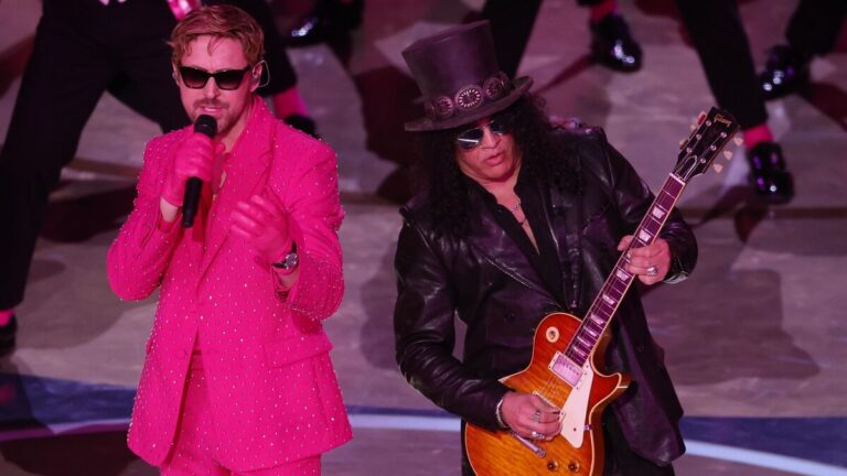 Desde el beso al camarógrafo hasta Emma Stone acapella: Así coordinó Ryan Gosling los ensayos de su show en los Oscar