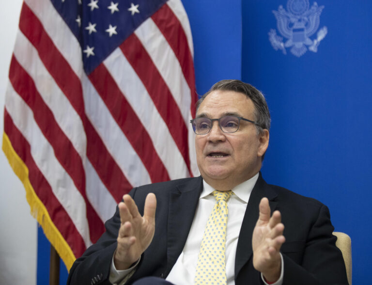 Cuba convoca al embajador de EE. UU. por 