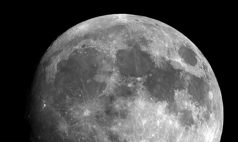 Rusia y China estudian construir planta nuclear en la luna