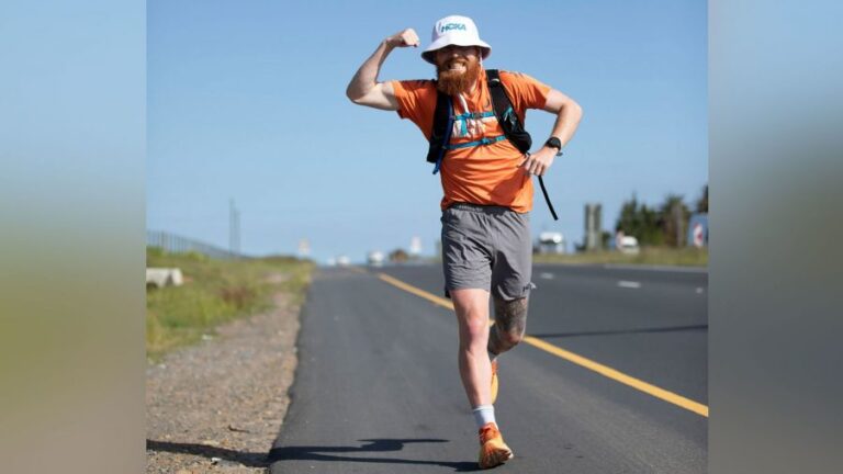Recorrió 16 mil kilómetros por solidaridad: El ultramaratonista Russ Cook es la primera persona en cruzar África