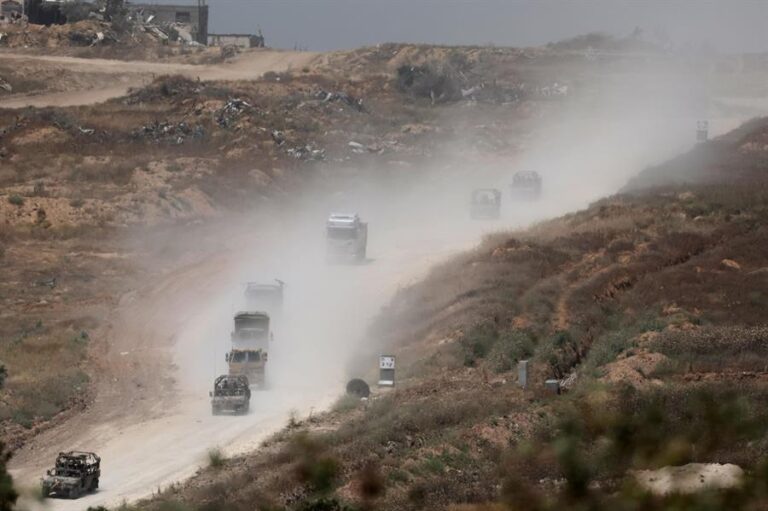 El Ejército de EE. UU. comienza a construir un muelle en Gaza para entregar ayuda humanitaria