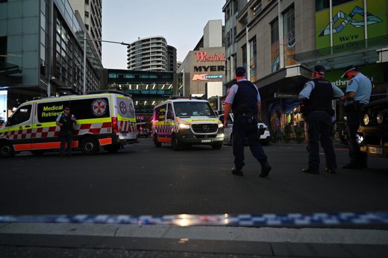 Un hombre asesina a puñaladas a seis personas en Sydney: Fue abatido por la policía