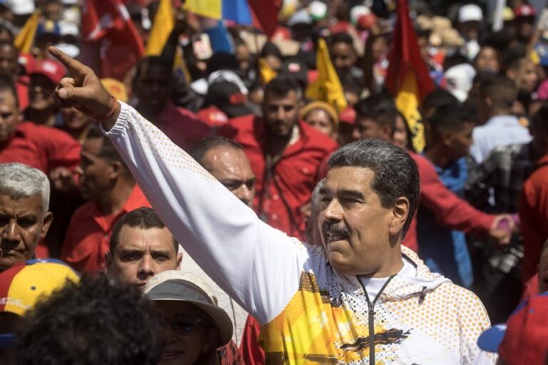 Nicolás Maduro pide crear una nueva alternativa social contra el capitalismo y el fascismo