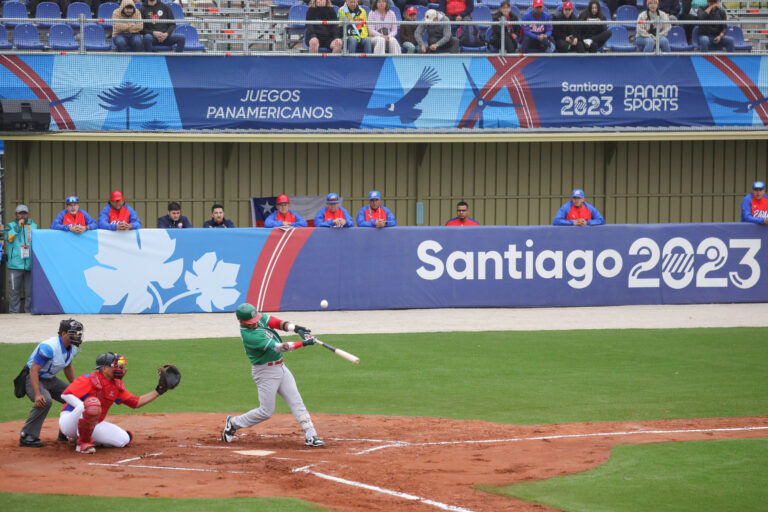 Insólito: Corporación Santiago 2023 denuncia robo del césped del Centro de Béisbol en Cerrillos