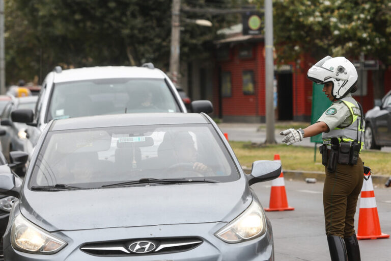 Calendario de restricción vehicular 2024: ¿Qué vehículos no pueden circular, en qué comunas y por qué?