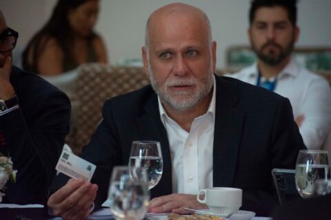 Miembro de Republicanos denunció por cohecho a ministro Elizalde por llegada de Rivas a mesa de la Cámara