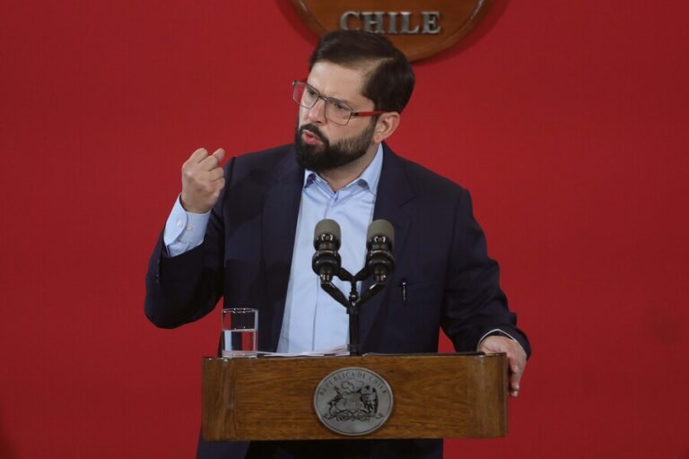 Presidente Boric condena ataque de Irán: “Las tensiones y crisis entre los gobiernos siempre la terminan pagando los pueblos”