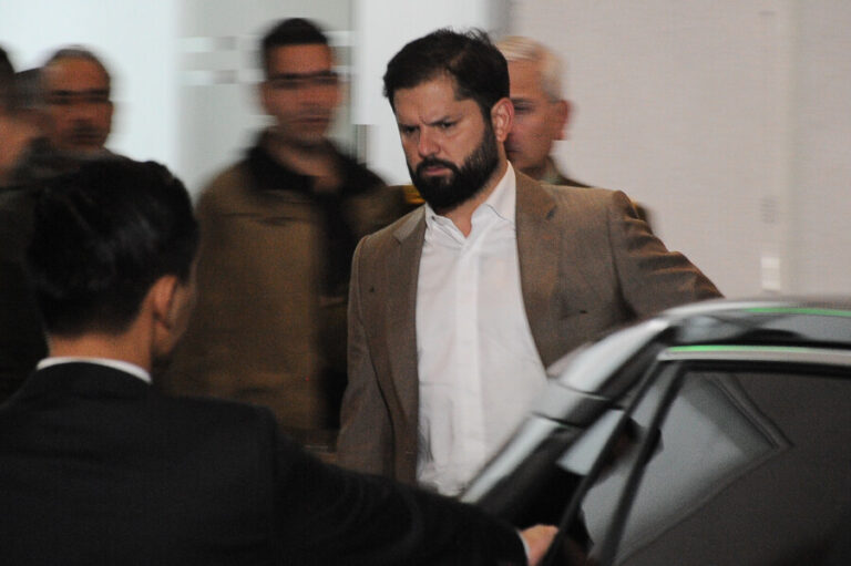 Presidente Boric participó en responso del teniente Emmanuel Sánchez