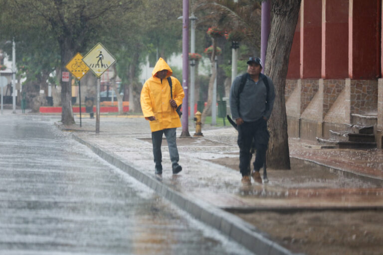 Mineduc suspende clases en 59 establecimientos de la Región de Atacama por fuerte lluvias: Revisa el listado completo