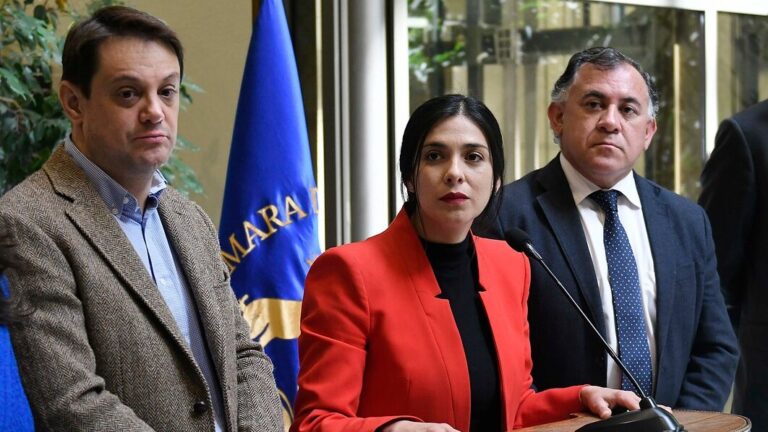 Republicanos presenta formalmente censura a la mesa de la Cámara: Este comportamiento 