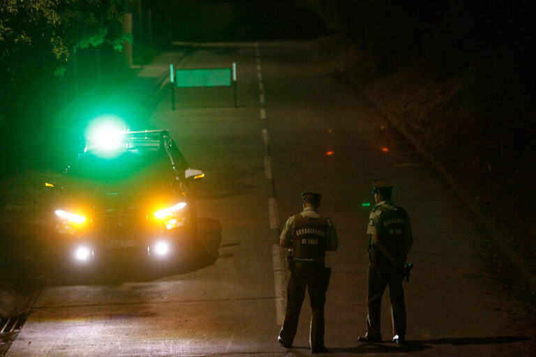 Encuentran armamento de guerra en vivienda de hombre que se parapetó en Las Condes