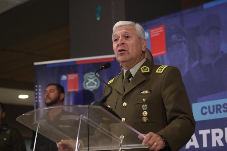 Yáñez en funeral de carabineros asesinados: 