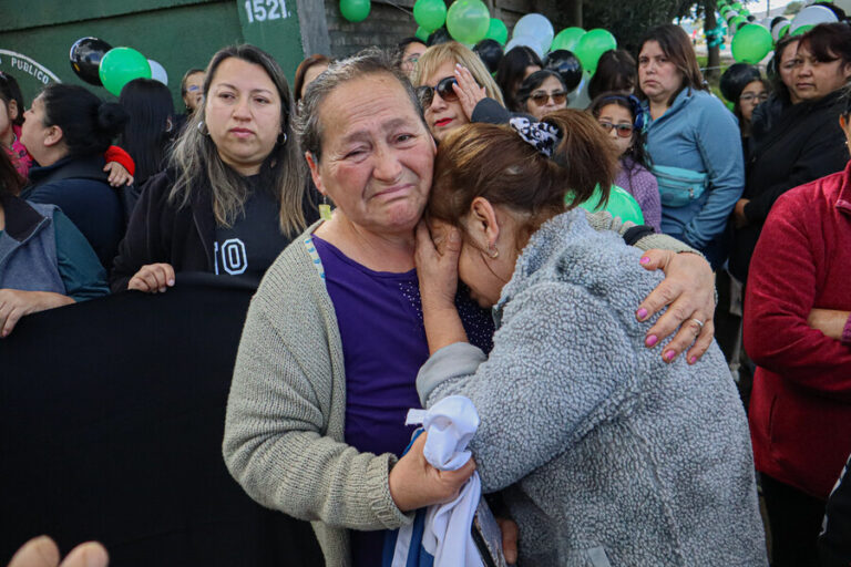 Vecinos de Los Álamos increpa a Fiscal Valencia: 