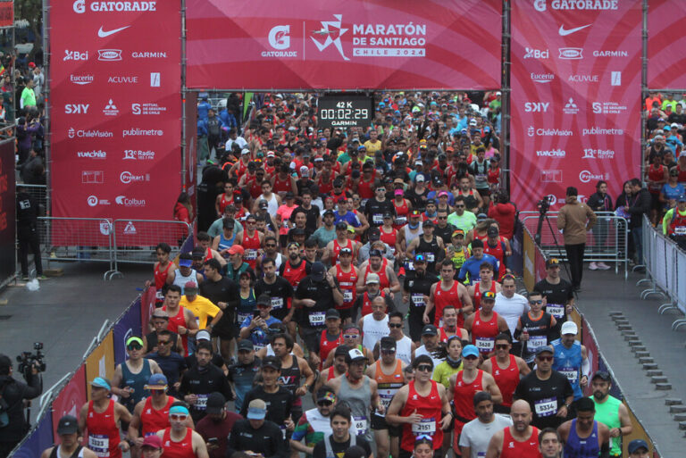 Paulina Saavedra y Diego Uribe son los grandes ganadores de los 10K de la Maratón de Santiago 2024