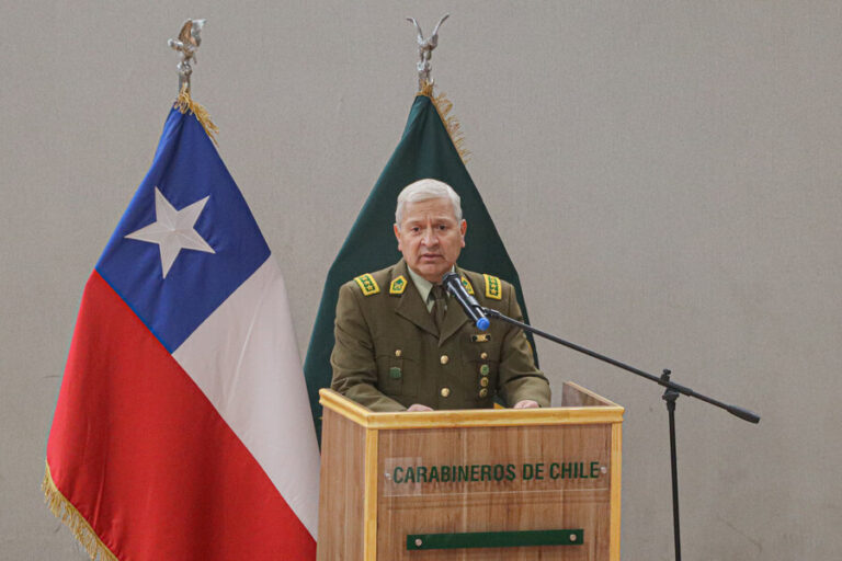 Homenaje póstumo: Gral. Yáñez asciende a carabineros asesinados en Cañete al rango de suboficial mayor