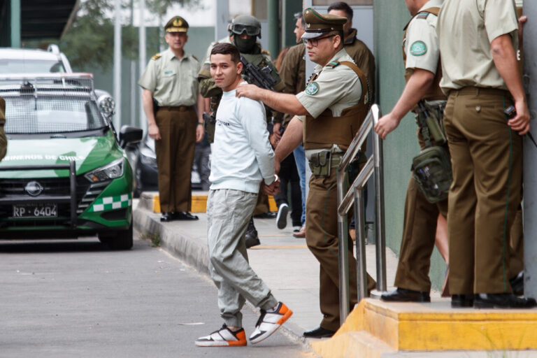 Extranjeros y mayores de edad: Fiscalía entrega detalles de los sospechosos detenidos por el asesinato de carabinero