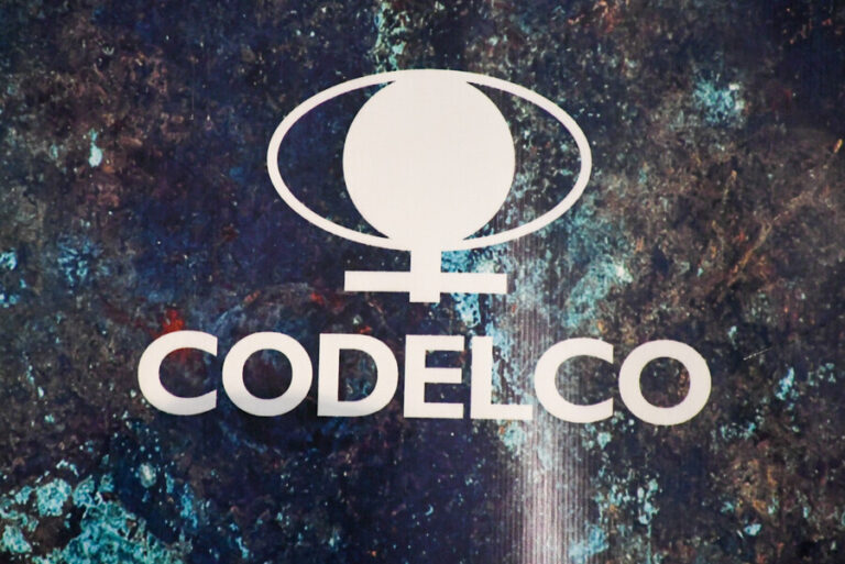 CDE se querelló por presunto fraude al fisco en Codelco: Comisión de Minería citará a Máximo Pacheco para exponer antecedentes