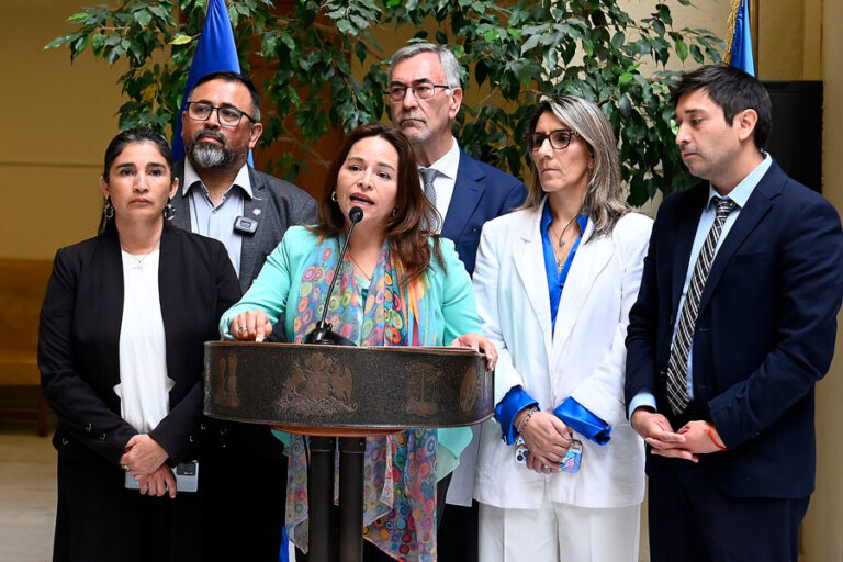 Documento firmado por Demócratas muestra compromiso de apoyar al PC para la presidencia de la Cámara