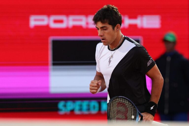 Cristian Garín pasa a segunda ronda en el ATP 250 de Estoril tras vencer a Jurij Rodionov en un postergado partido