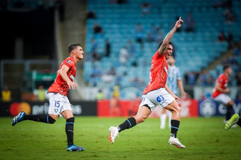 Huachipato hace historia en Porto Alegre: Tumbó a Gremio en impecable partido en Copa Libertadores