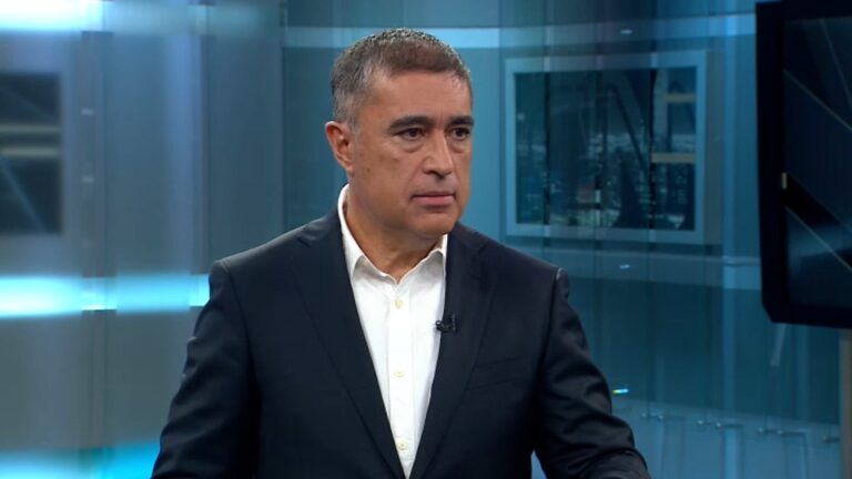 Desbordes dice que no hay que residir en Santiago para ser su alcalde: 