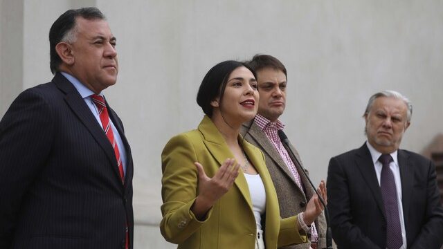 Quiénes se abstuvieron en la votación de censura de la mesa directiva de la Cámara