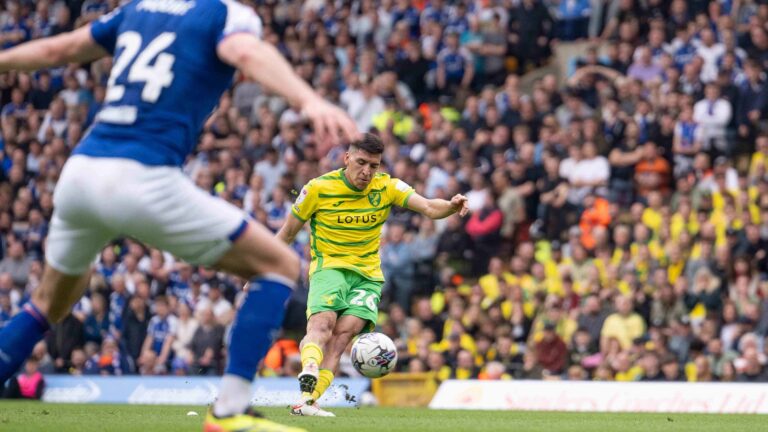 Marcelino Núñez anotó golazo de tiro libre con el Norwich City que deslumbró a los ingleses