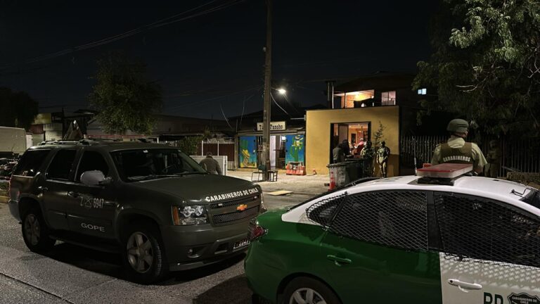 Desbaratan casino clandestino en Peñalolén: Simulaba ser local de comida mexicana