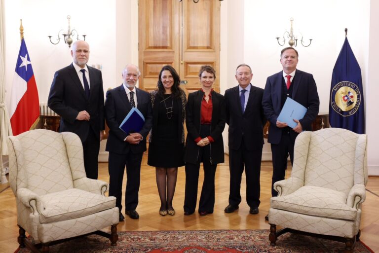 Walker llama a avanzar en proyecto de cárcel para organizaciones delictivas tras reunión de seguridad con el Gobierno