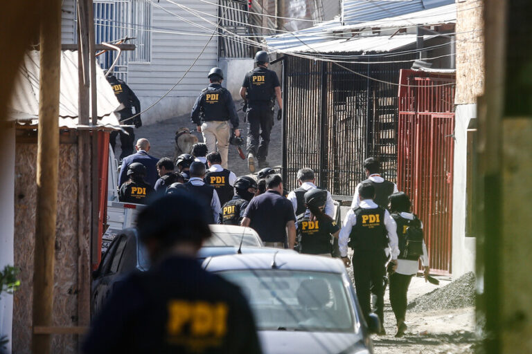 Quiénes son Los Trinitarios, la organización criminal que causó mega operativo policial en la RM