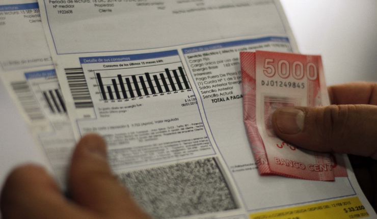 Despachan ley para estabilizar las tarifas de la luz: ¿En qué consiste y quiénes serán los beneficiarios?