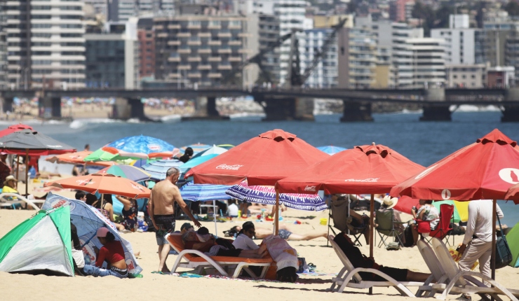 Gobierno presenta proyecto para devolver el IVA a turistas extranjeros por compras realizadas en Chile