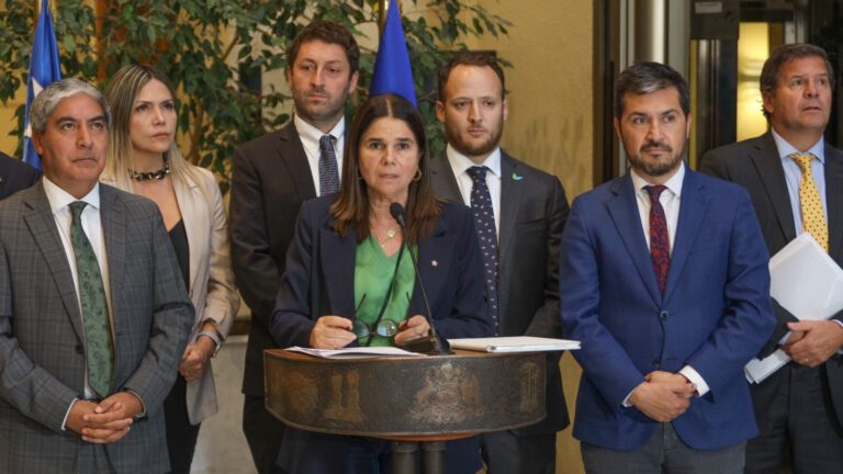 ChV evalúa censura en la Cámara tras 