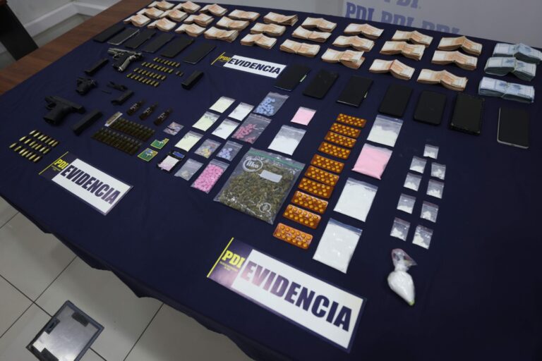 Detienen a 8 integrantes de 