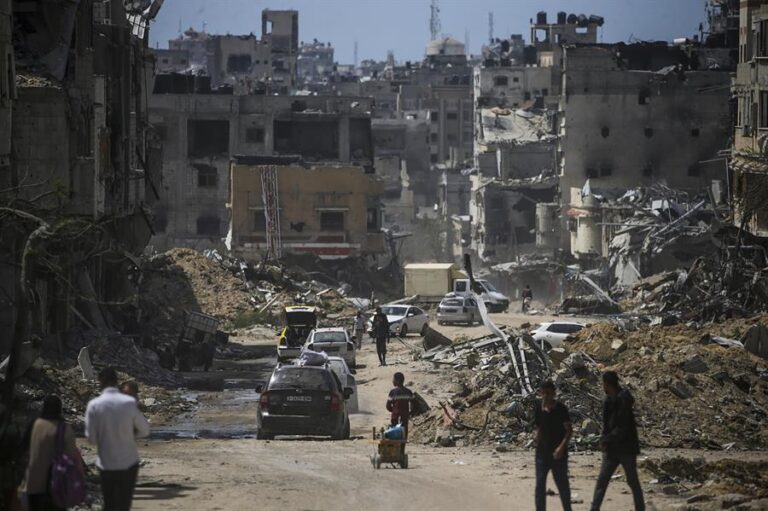 ONU pide investigar crímenes en hospitales de Gaza donde se encontraron fosas comunes