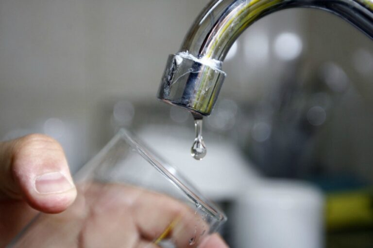 Región de Atacama: Declaran emergencia comunal en Alto del Carmen por turbiedad en agua potable