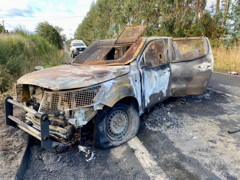 Completamente calcinada: Así lucen los restos de la patrulla de los tres carabineros asesinados en Cañete