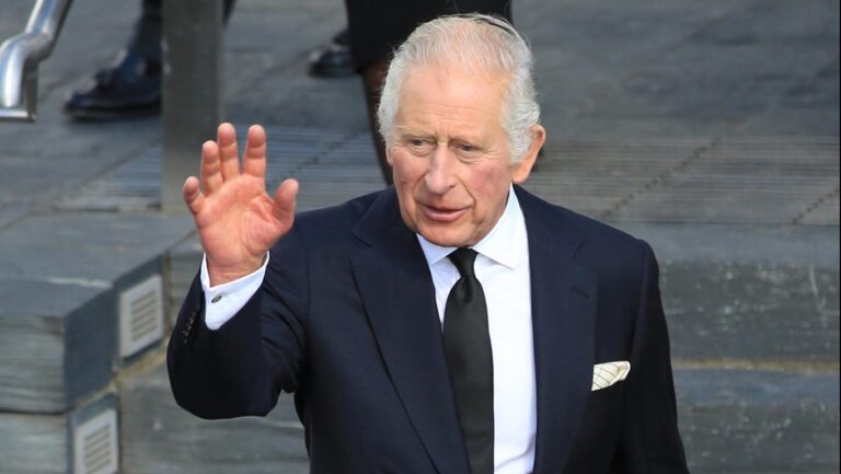 Carlos III retomará sus funciones públicas tras su tratamiento contra el cáncer