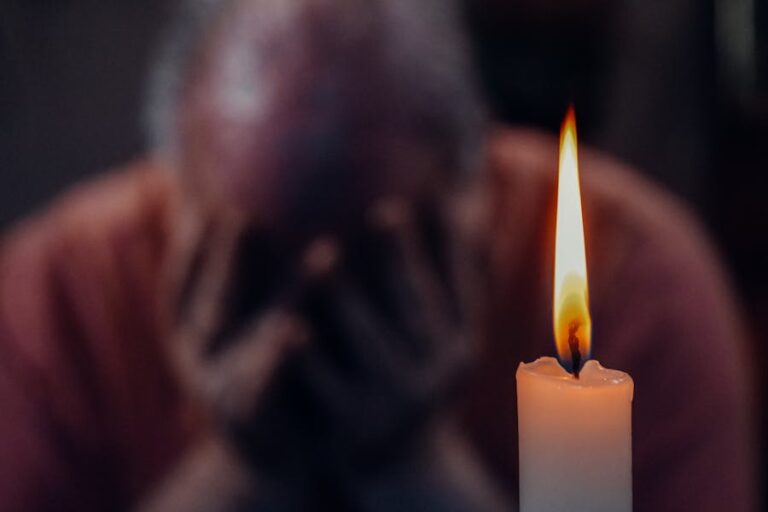 Geriatra explica: ¿Qué diferencias hay entre el Alzheimer y la demencia senil?